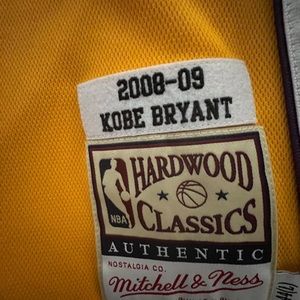 Mitchell & Ness Kobe Bryant Authentic Jersey Size 44 (L)